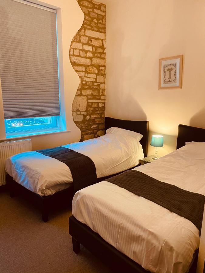 Bear Inn Bradford-On-Avon Extérieur photo