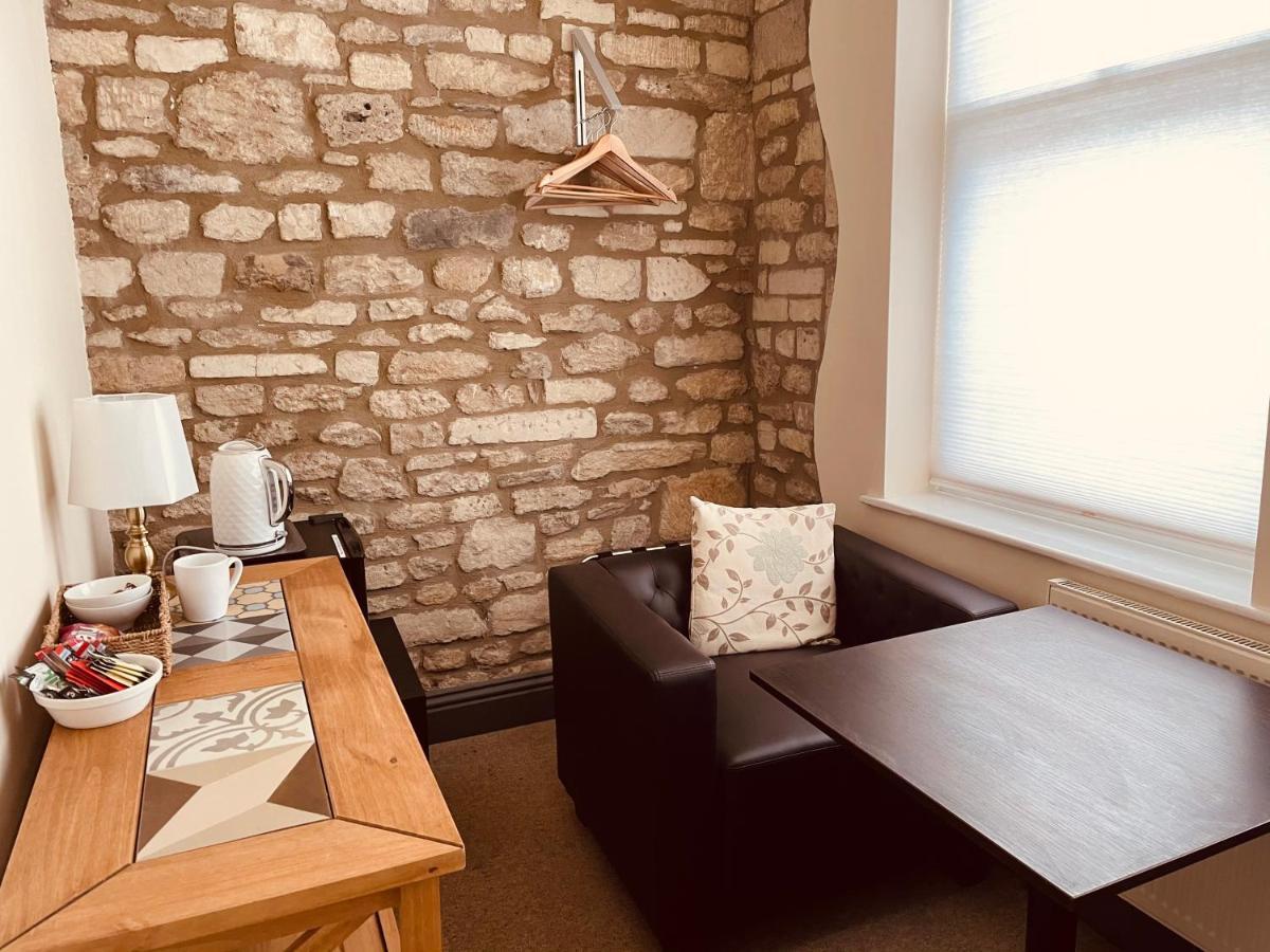 Bear Inn Bradford-On-Avon Extérieur photo