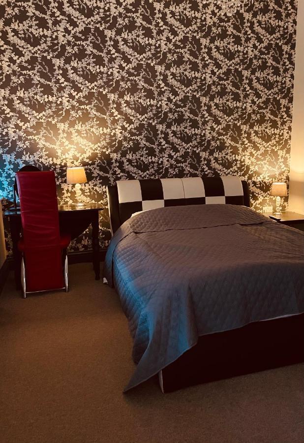 Bear Inn Bradford-On-Avon Extérieur photo