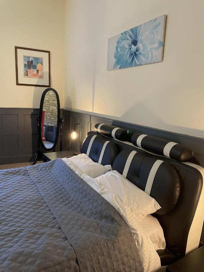 Bear Inn Bradford-On-Avon Extérieur photo